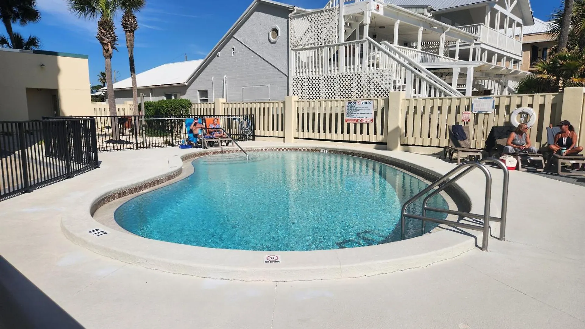 Beautiful Beachfront 1Br 1Ba Stunning Views Panama City Beach